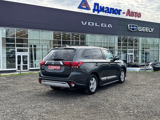 Mitsubishi Outlander Invite, 2021 года, пробег 59640 км