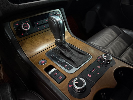 Volkswagen Touareg, 2014 года, пробег 218000 км