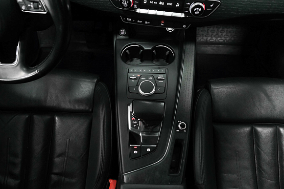 Audi A4 Advance, 2016 года, пробег 185000 км