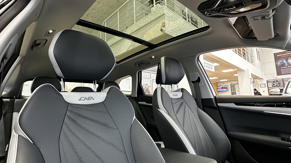 Geely Atlas Флагман, серебряный