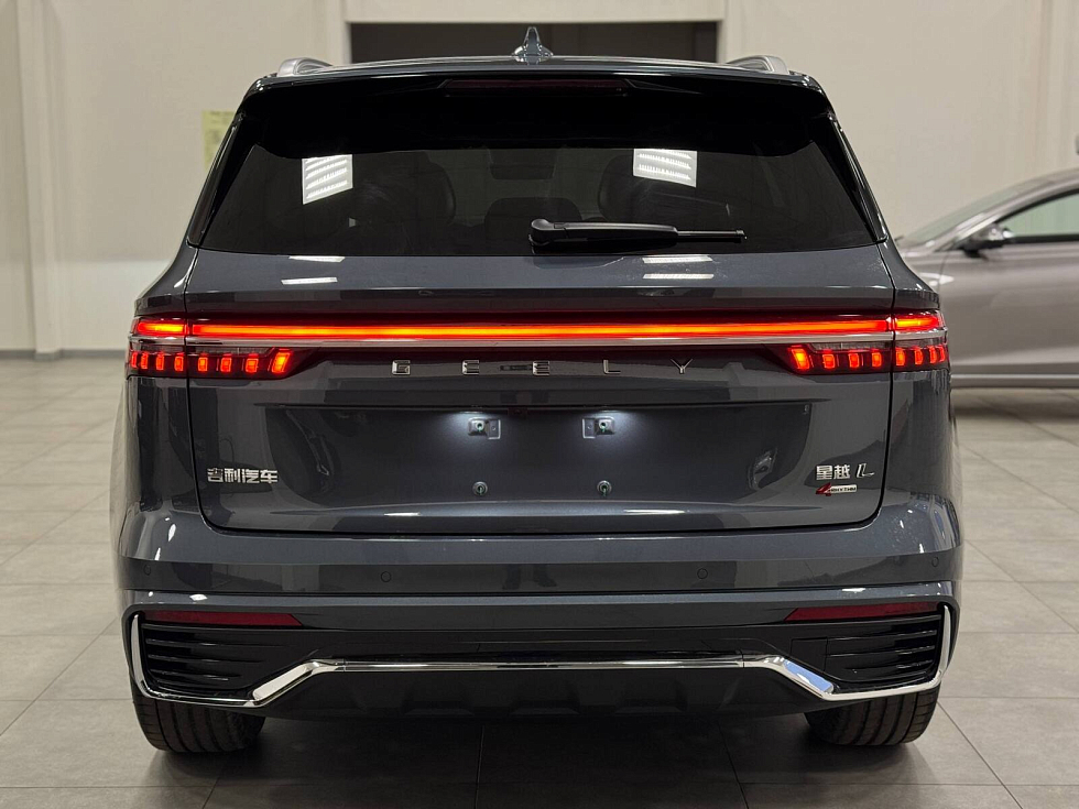 Geely Monjaro Full Moon (Xingyue L), серый