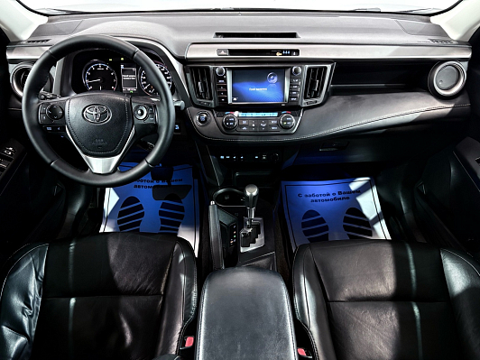 Toyota RAV4 Престиж, 2017 года, пробег 156000 км