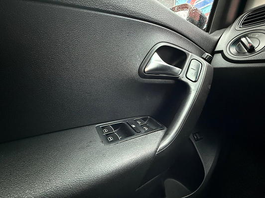 Volkswagen Polo SELECT, 2017 года, пробег 182000 км