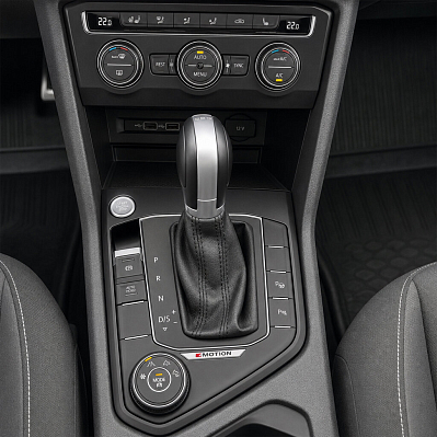 Volkswagen Tiguan CONNECT, 2018 года, пробег 163100 км