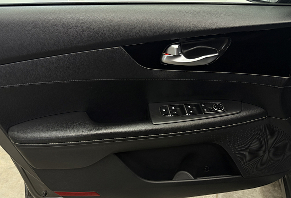 Kia Cerato Лига Европы, 2019 года, пробег 130824 км