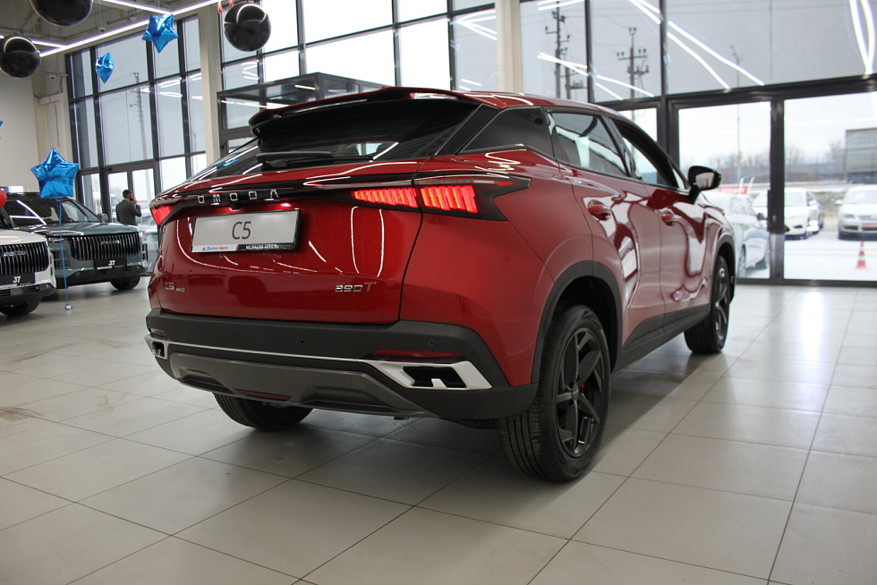 Omoda C5 , красный