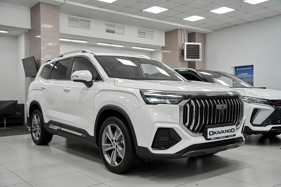 Geely Okavango Флагман, белый