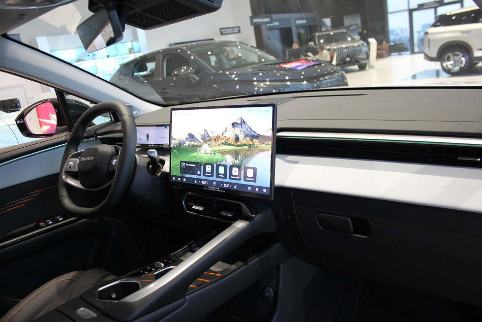 Omoda C5 Актив, белый