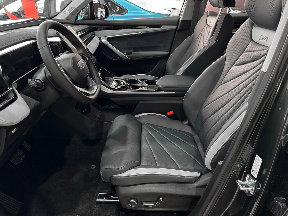 Geely Atlas Люкс, зеленый