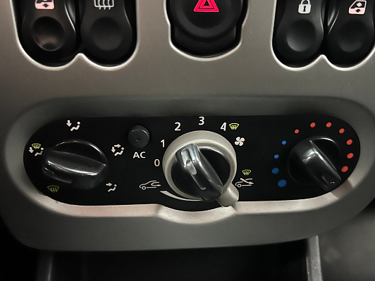 Renault Logan Prestige, 2012 года, пробег 111752 км