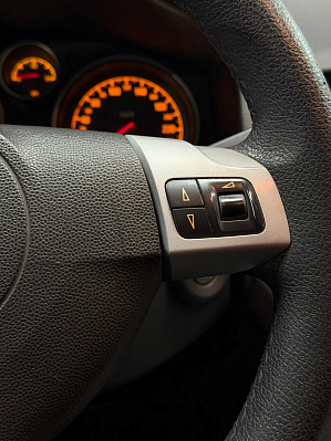 Opel Astra, 2012 года, пробег 157391 км