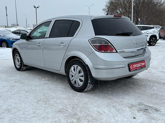 Opel Astra, 2010 года, пробег 194006 км