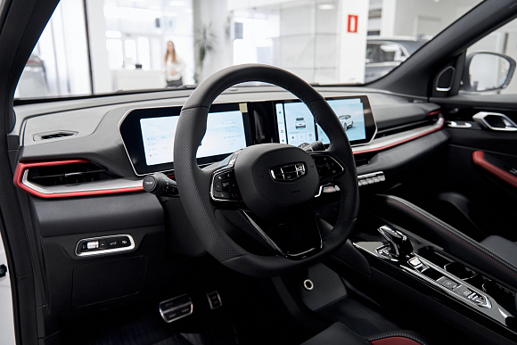 Geely Coolray Flagship, белый