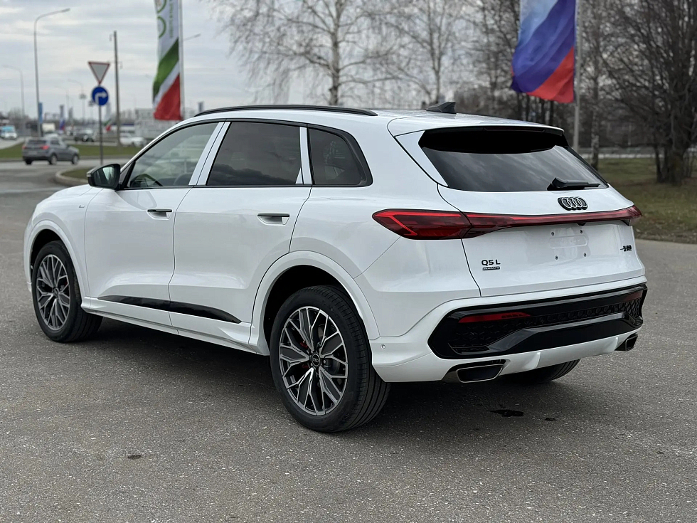 Audi Q5 Edition One TFSI quattro S tronic, белый