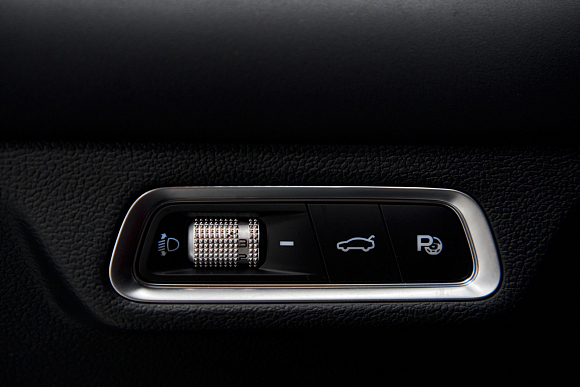 Geely Coolray Flagship, белый