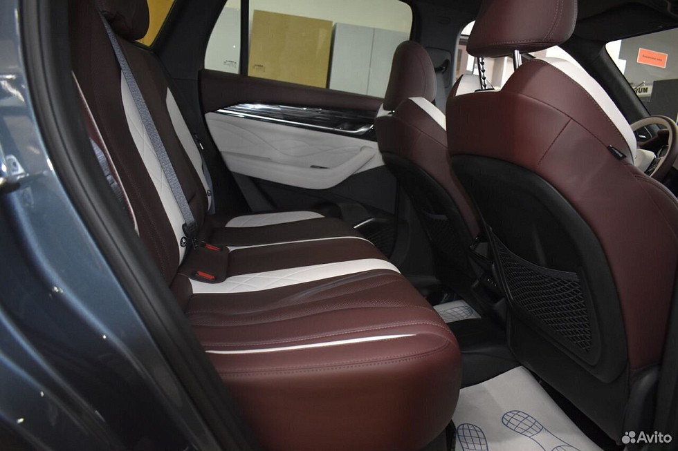 Geely Monjaro Flagship (2023-2025), серый