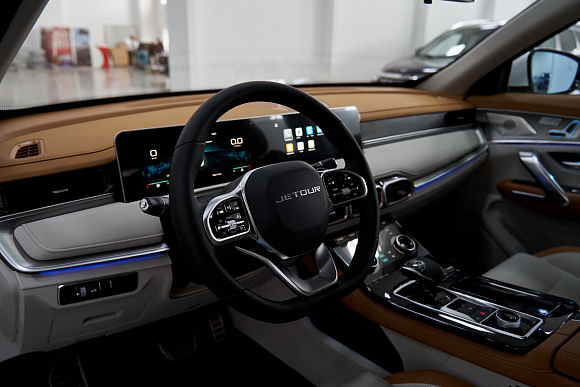 JETOUR X70 Plus Luxury, белый