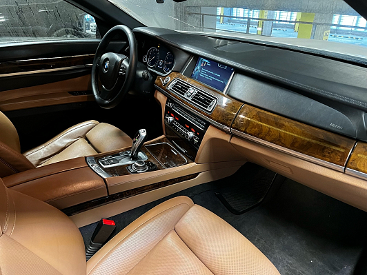 BMW 7 серии, 2013 года, пробег 156000 км