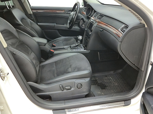 Skoda Superb, 2011 года, пробег 244818 км