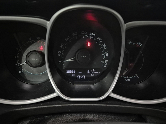 Lada (ВАЗ) Vesta Exclusive (2018-2019), 2017 года, пробег 98435 км