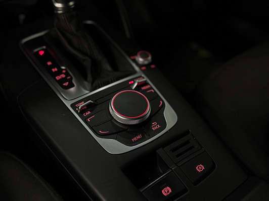Audi A3 Ambition, 2015 года, пробег 95830 км