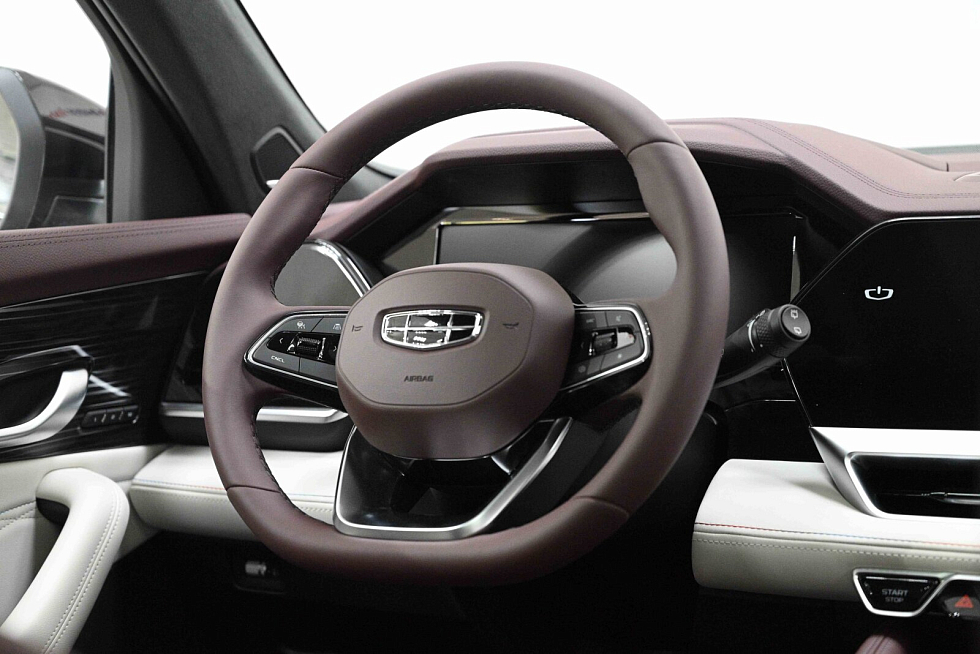 Geely Monjaro Flagship (2023-2025), черный