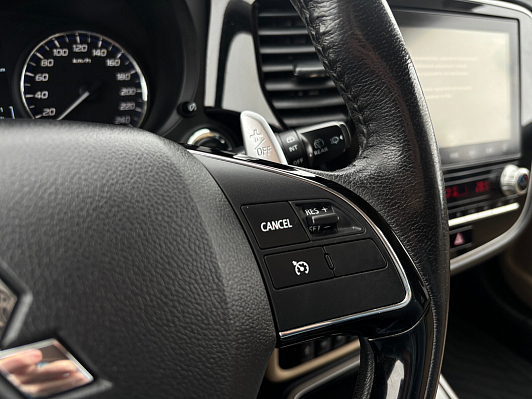 Mitsubishi Outlander Ultimate, 2020 года, пробег 157436 км