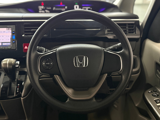 Honda Stepwgn, 2017 года, пробег 106451 км