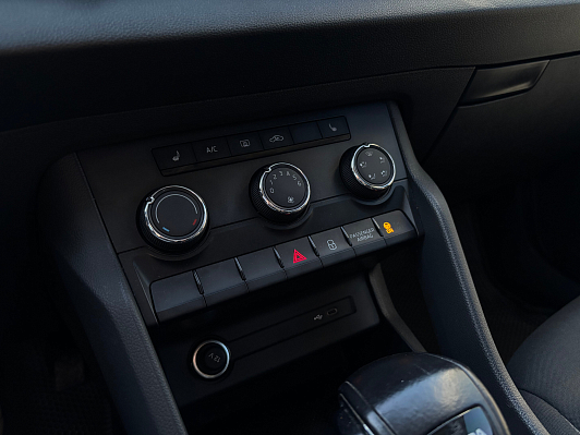 Skoda Karoq Active, 2022 года, пробег 242000 км