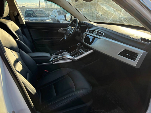 Geely Atlas Luxury, 2021 года, пробег 136765 км