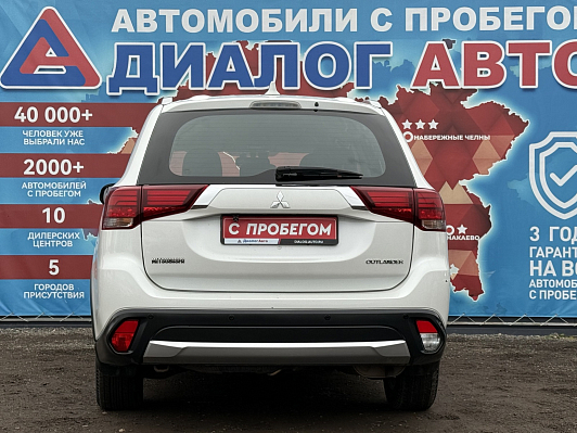 Mitsubishi Outlander Intense, 2018 года, пробег 172000 км