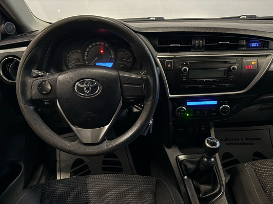 Toyota Auris, 2014 года, пробег 157000 км