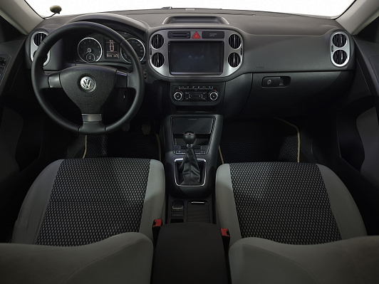 Volkswagen Tiguan Trend&Fun, 2009 года, пробег 215365 км