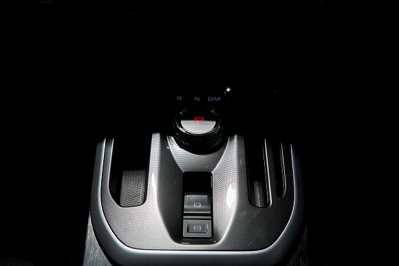 Haval Jolion Tech+, красный