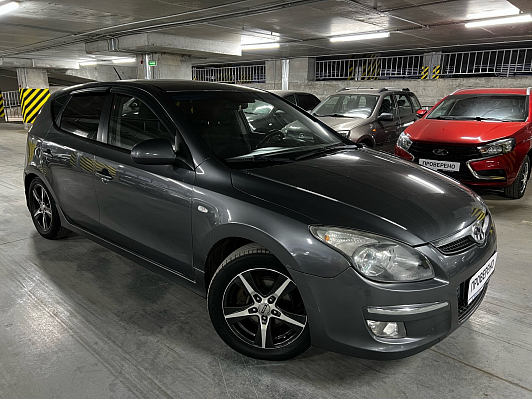 Hyundai i30, 2010 года, пробег 175000 км