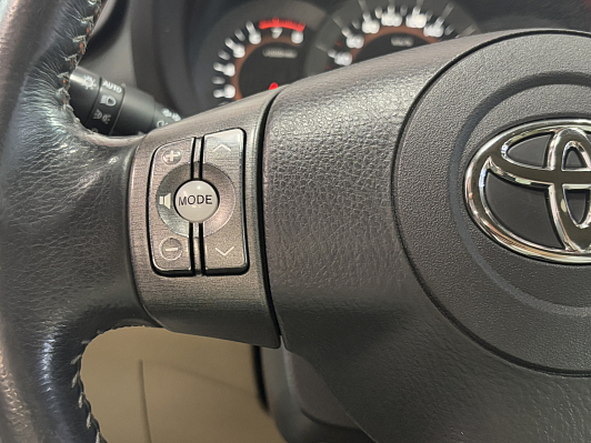 Toyota RAV4, 2010 года, пробег 178807 км