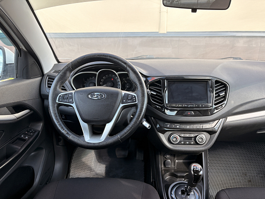 Lada (ВАЗ) Vesta Luxe Multimedia (2018-2019), 2017 года, пробег 174427 км