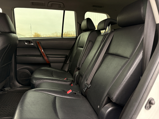 Toyota Highlander, 2011 года, пробег 146175 км