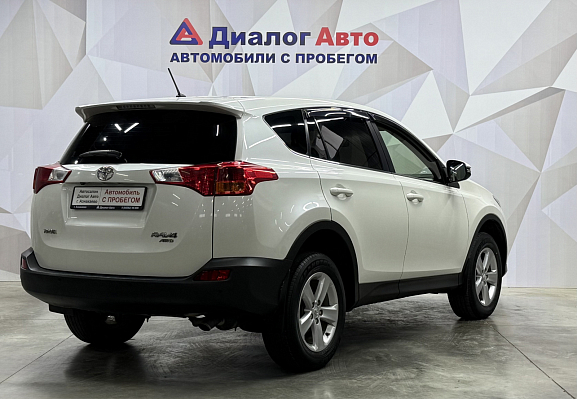 Toyota RAV4, 2013 года, пробег 111802 км
