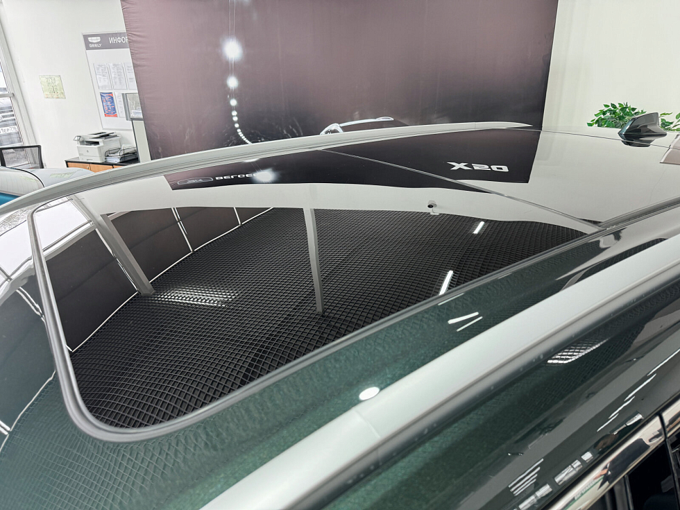 Geely Atlas Люкс, зеленый