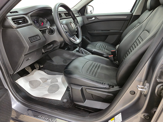 Renault Arkana Life, 2019 года, пробег 61110 км