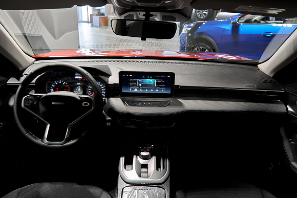 Haval Jolion Tech+, красный