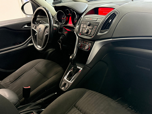 Opel Zafira, 2012 года, пробег 203580 км