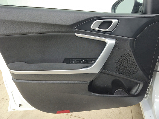 Kia Ceed Luxe, 2021 года, пробег 354634 км