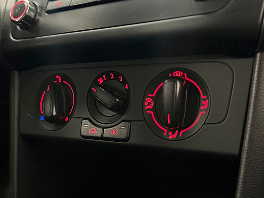 Volkswagen Polo Comfortline, 2012 года, пробег 102000 км