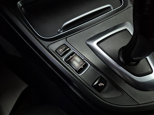 BMW 3 серии 318i Sport Line, 2015 года, пробег 160245 км