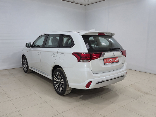 Mitsubishi Outlander Invite, 2022 года, пробег 906 км