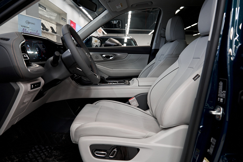 GAC GS8 GX Premium, серебряный