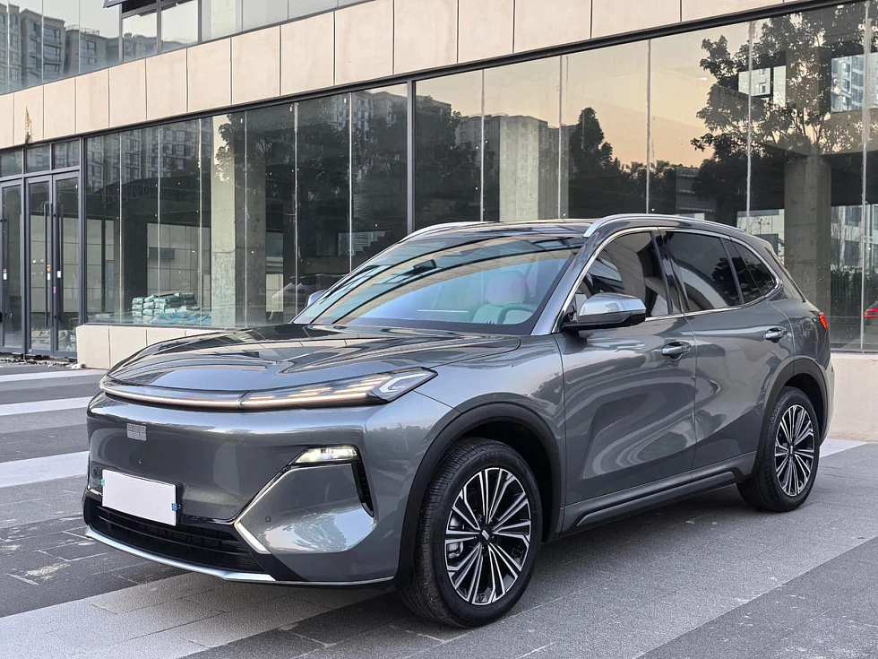 Geely Galaxy Starship 7 Pilot, серый