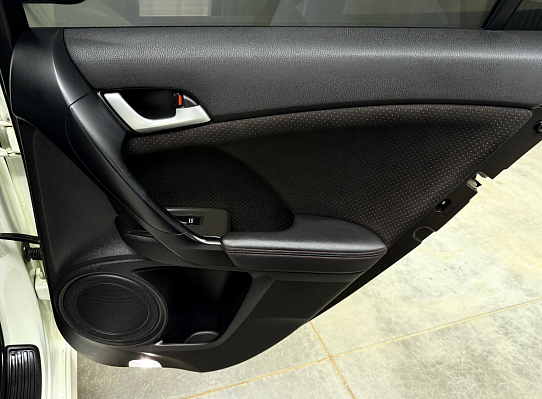 Honda Accord, 2011 года, пробег 204402 км